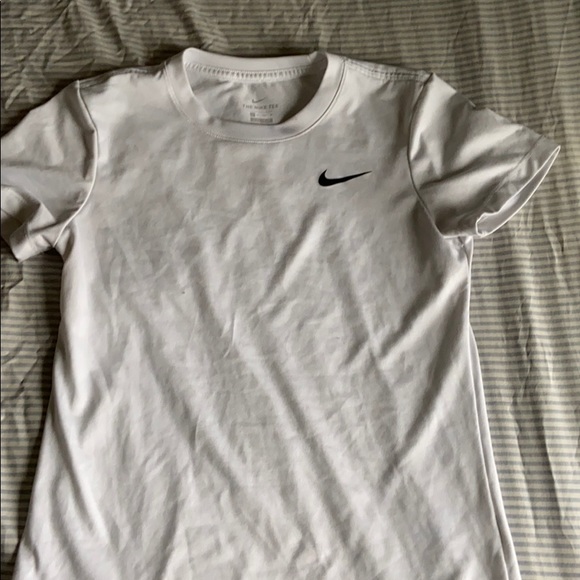 White nike tee - Picture 4 of 4